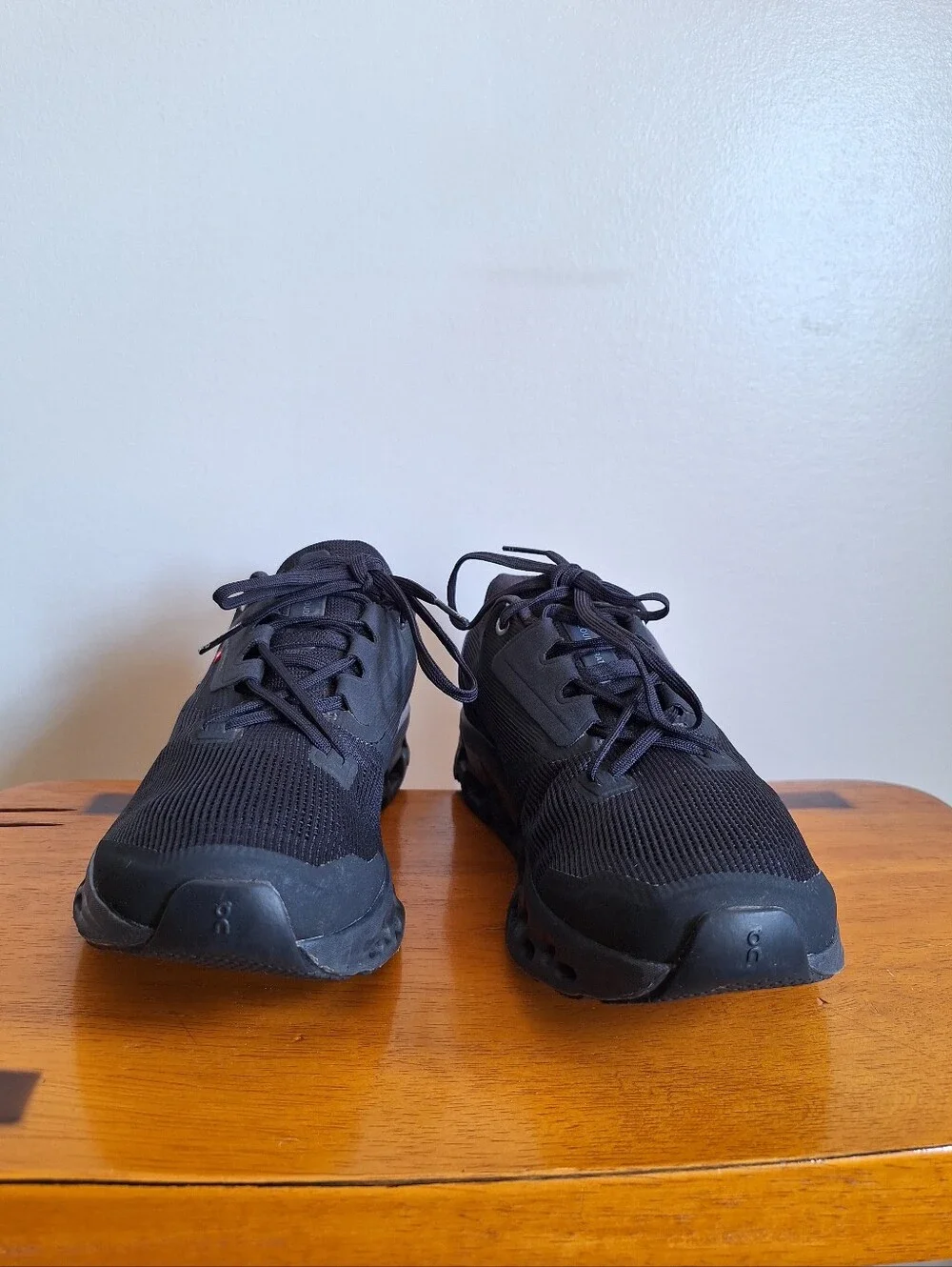 On Running Cloudstratus Women's Black Size 7